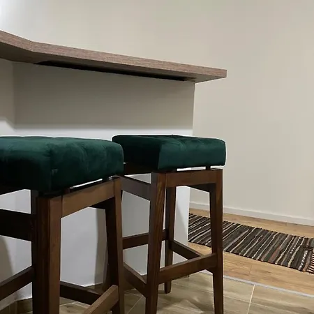 Ajs نوفي بازار